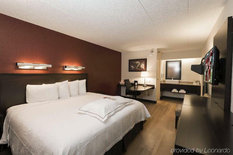 Red Roof Plus+ Chicago - Hotel 3*